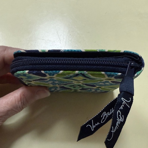 Vera Bradley Daisy Daisy Square Wallet with coin purse. - Picture 10 of 12
